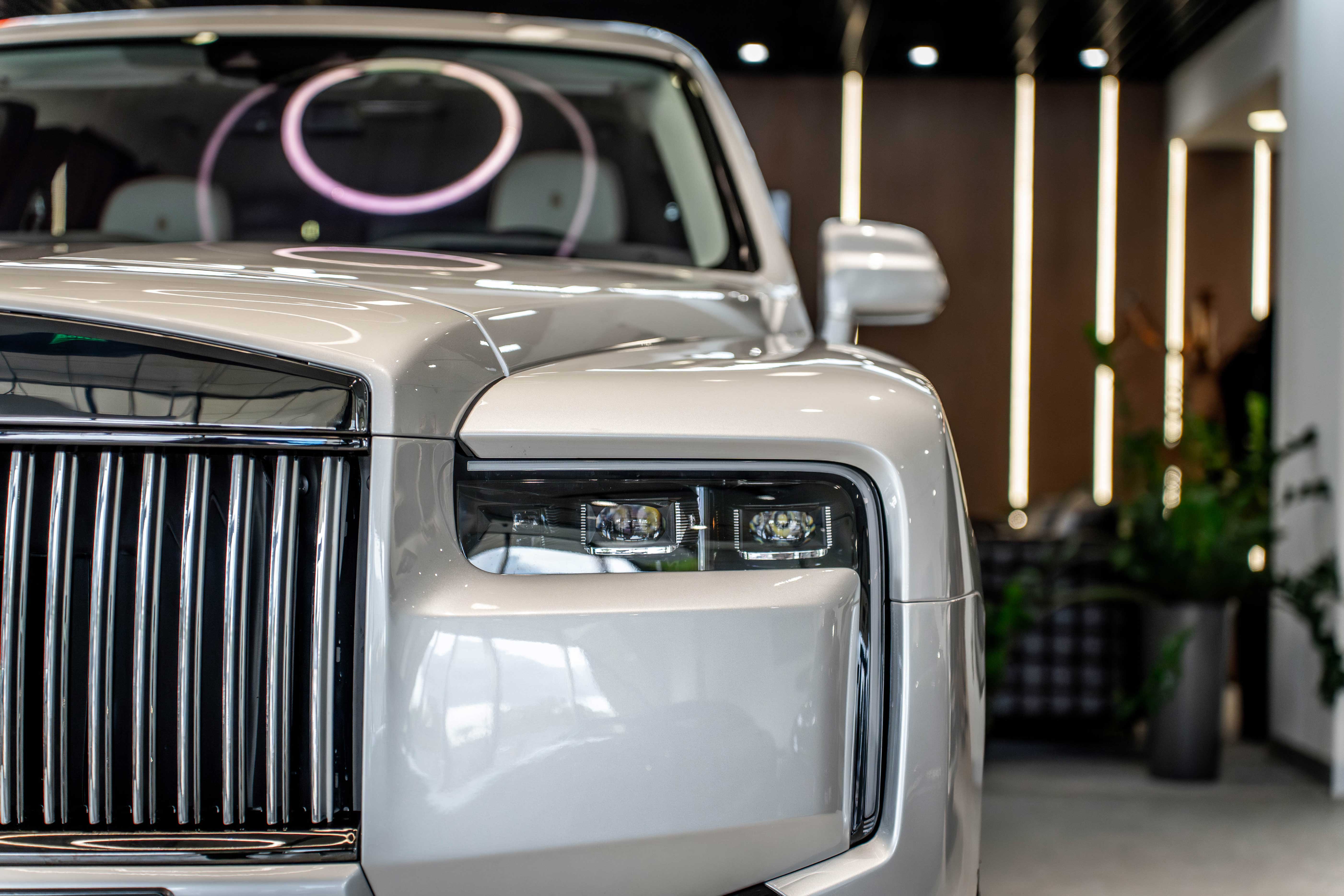 Rolls-Royce — начать проект с FIRST CLASS