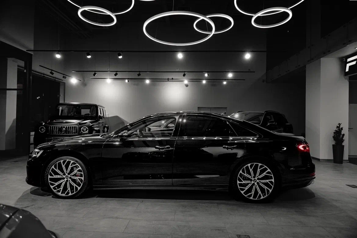 Audi S8